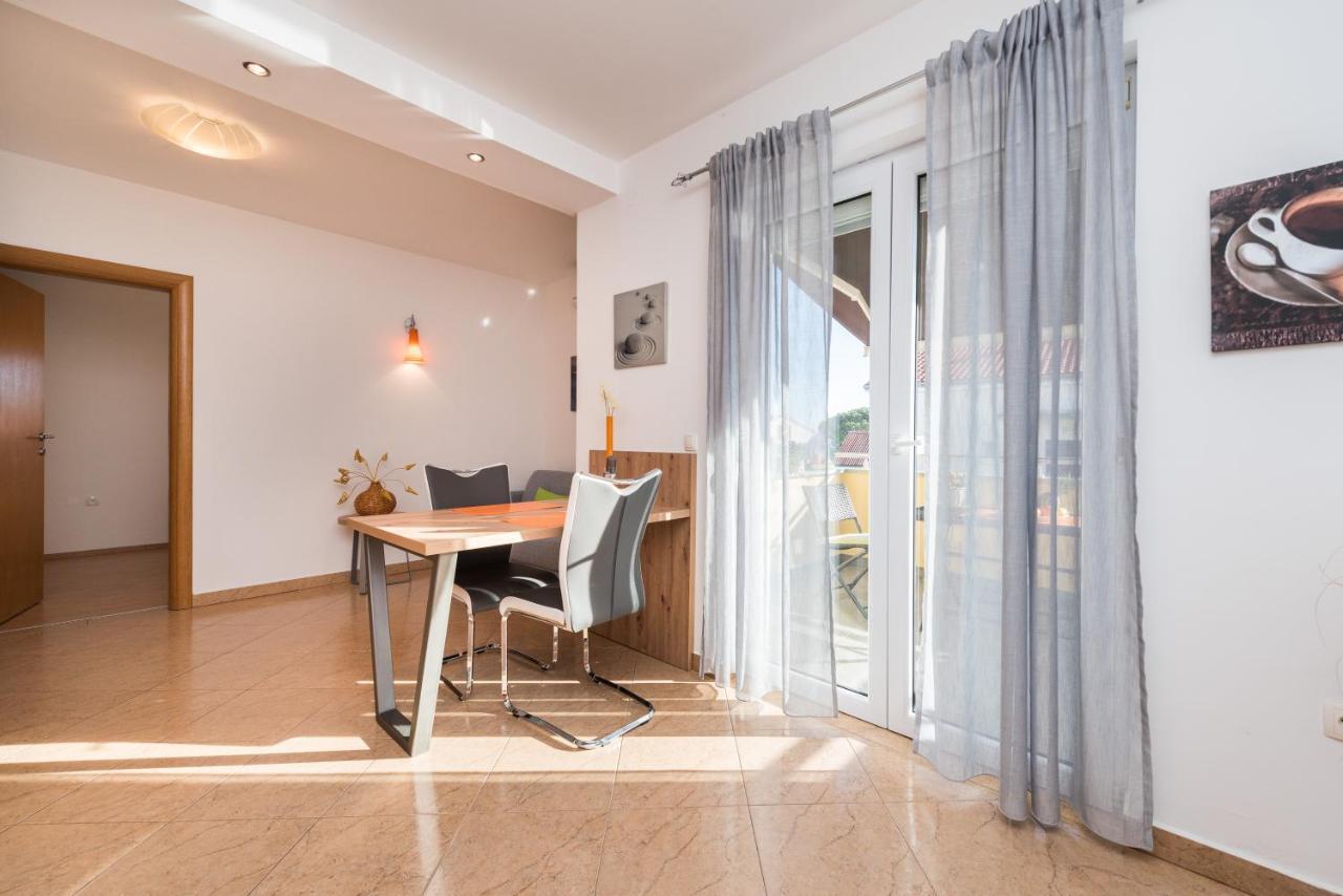 Apartments Yellow 노바야 외부 사진